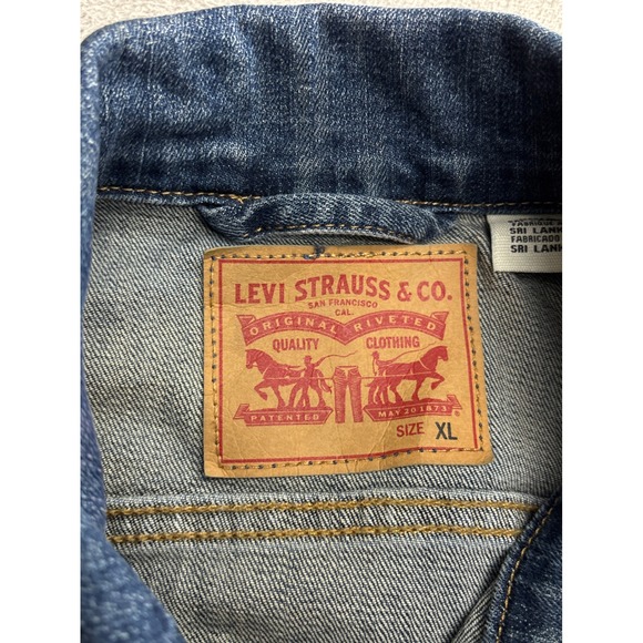 Levi Strauss Co Classic Blue Denim Jean Jacket Trucker Style XL - Picture 2 of 6